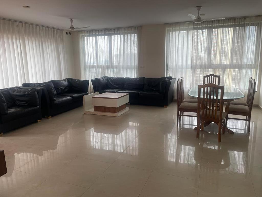 Apartment Royal Nest 4 Bhk *